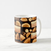 Textur. Pile aus gehacktem Brennholz, Winter Kaffeetasse (VorderseiteRechts)