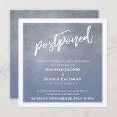 Textured Dusty Blue Ombre Postponed Wedding Card Einladung (Vorne/Hinten)