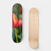 Textured Tulip Garden Skateboard (Vorderseite)