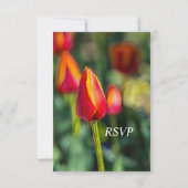 Textured Tulip Garden Wedding RSVP Karte (Rückseite)