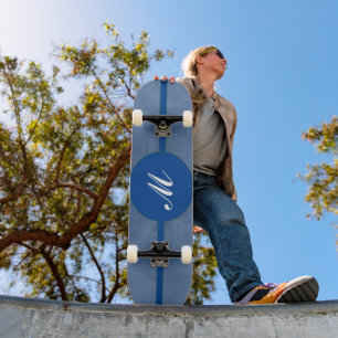 Texturierte blaue Stoffe - Monogramm - Jede Farbe Skateboard