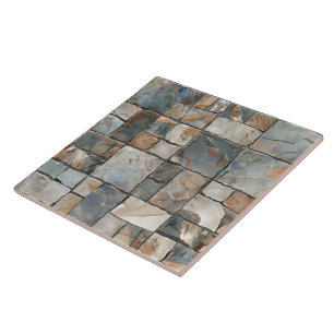 Texturierte Fliesen aus Naturstein in Erdtönen