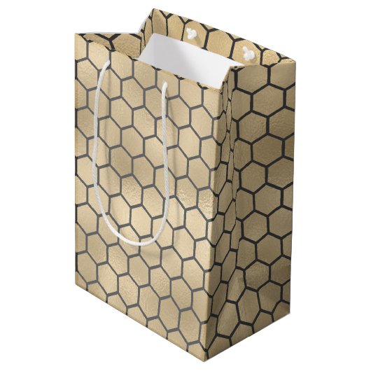 Texturierte Gold Honeycomb Hexagon Beekeeper Muste Mittlere Geschenktüte (Rückseite Schrägansicht)