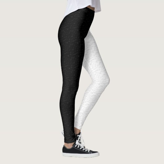 Texturierte Schwarz-weiße, zweifarbige Halbseiten Leggings (Rechts)