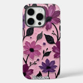 Texturierte violette Blumen auf Rosa Case-Mate iPhone Hülle (Rückseite)