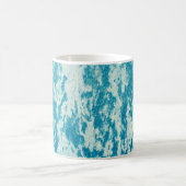 Texturierter blauer Hintergrund aus dichtem Stoff. Kaffeetasse (Mittel)