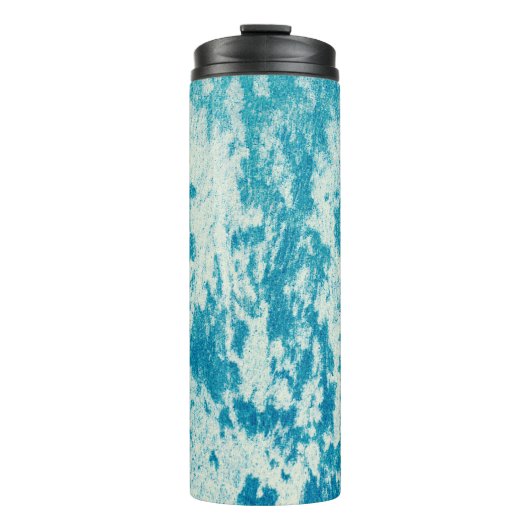 Texturierter blauer Hintergrund aus dichtem Stoff. Thermosbecher (Vorderseite)