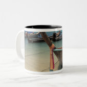 Thailand, Andaman Sea, Ko Phi Phi Island, Zweifarbige Tasse (Vorderseite Links)