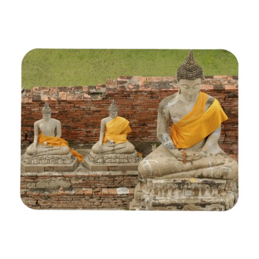 Thailand, Ayutthaya. Statuen des Sitzhaushalts Magnet (Horizontal)