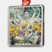Thailand, Ko Samui alias Koh Samui). Wat Plai 2 Ornament Aus Metall (Links)