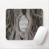 Thailand Leiter von Buddha, umgeben von Bäumen Mousepad (Mit Mouse)
