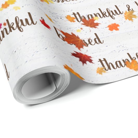 Thankful & Blessed Text With Autumn Leaves Geschenkpapier (Rolleneckpunkt)