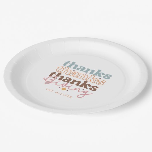 Thanksgiving groovy typography design pappteller (Schrägansicht)