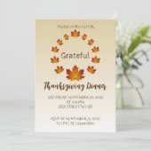 Thanksgiving Wreath Grateful Simple Maple Leaves Einladung (Stehend Vorderseite)