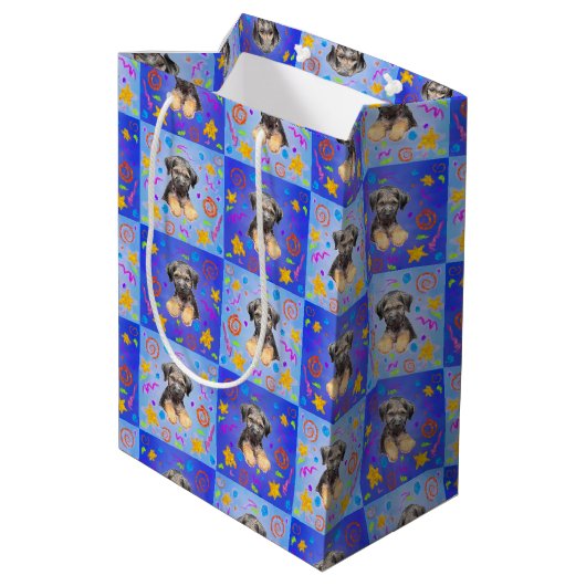 Thatch Border Terrier Patchwork-Muster Mittlere Geschenktüte (Rückseite Schrägansicht)