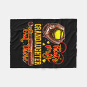 That's My Granddaughter Out There Softball Grandma Fleecedecke (Vorderseite (Horizontal))