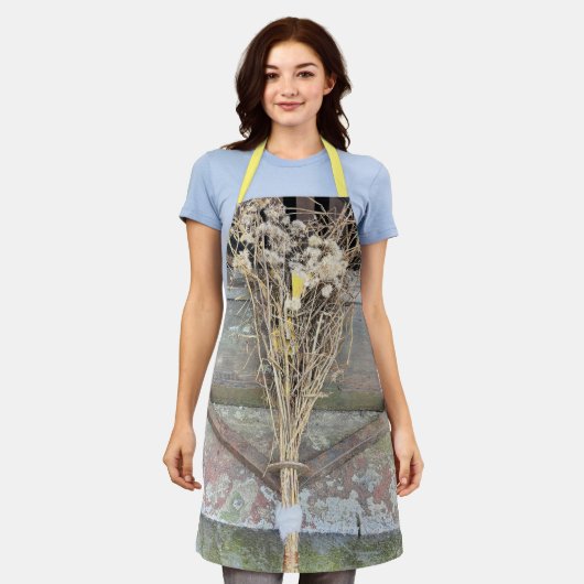 The 13th Skult. Schürze (Getragen)