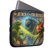 The attack of the Colossus sci-fi Caillou monster  Laptopschutzhülle (Vorne Rechts)