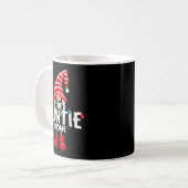 The Auntie Gnome Christmas Matching Pajama Kaffeetasse (Vorderseite Links)