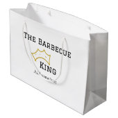 The Barbecue king crownadd name text cooking best  Große Geschenktüte (Rückseite Schrägansicht)