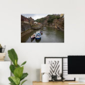 The Calm of Staithes Beck Poster (Heimbüro)