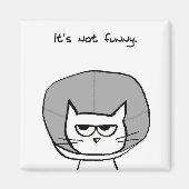 The Cat and the Cone of Shame - Funny Cat Magnet (Vorne)