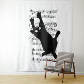The cat hangs on musical notes wandteppich (Beispiel)