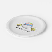 The chickens paint a colorful Easter egg Pappteller (Schrägansicht)