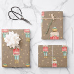 The Christmas Nutcracker Gold Stars Kraft Geschenkpapier Set<br><div class="desc">Eine Nutcracker Weihnachtsverpackung mit einem Aquarellmaler Nutcracker mit glänzenden goldenen Sternen.</div>