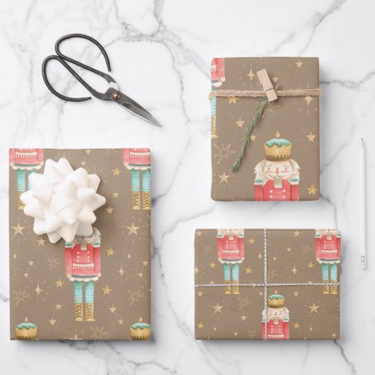 The Christmas Nutcracker Gold Stars Kraft Geschenkpapier Set (Vorderseite)