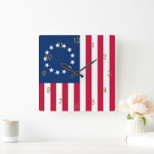 The Circle of Stars, American Flag by Betsy Ross Quadratische Wanduhr (Zuhause)