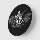 The Claddagh (White) Runde Wanduhr (Winkel)