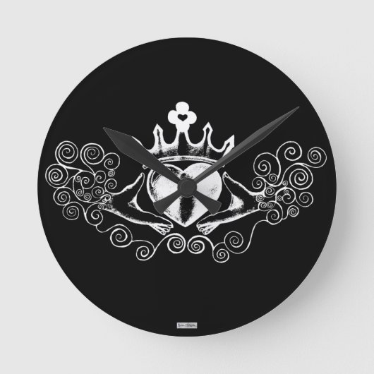 The Claddagh (White) Runde Wanduhr (Vorderseite)