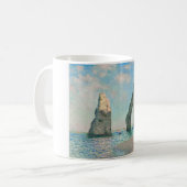 The Cliffs at Etretat 1885 von Claude Monet Kaffeetasse (Vorderseite Links)