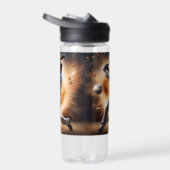 "The Dust Cloud Showdown: A Pitcher's Fury" Trinkflasche (Rechts)