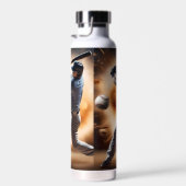 "The Dust Cloud Showdown: A Pitcher's Fury" Trinkflasche (Rechts)