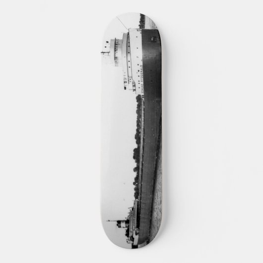 The Edmund Fitzgerald with Crew Names Skateboard (Vorderseite)