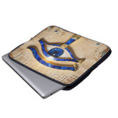 The Egyptian Eye Laptopschutzhülle (Vorne Knopf)
