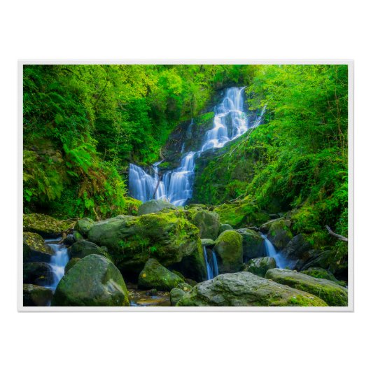 The Enchanting Cascade of Torc Waterfall Poster (Vorderseite)