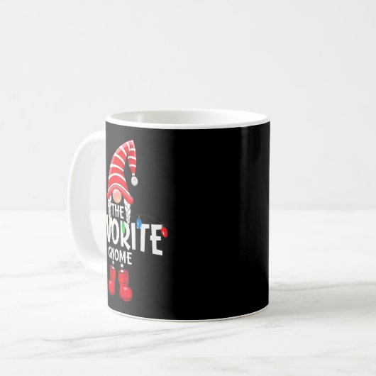 The Favorite Gnome Christmas Matching Pajama Kaffeetasse (Vorderseite Links)