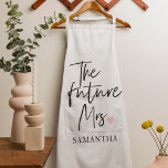 The Future Mrs and Your Name Modern Beauty Schürze<br><div class="desc">Mit der Einführung von "The Future Mrs. and Your Name" Modern Beauty Gift Set von Zazzle Celebrate die fröhliche Gelegenheit der Zukunft Mrs. mit einem modernen Schönheitsgeschenk Set von Zazzle, das Luxus, Personalisierung und Stil kombiniert. Dieses exklusive Geschenkgutschein-Set soll ihr auf ihrem Weg zur Ehefrau ein ganz besonderes Gefühl geben....</div>