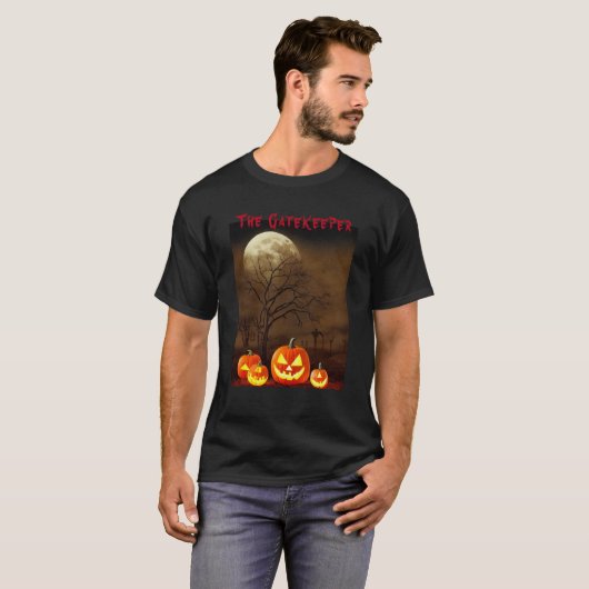The Gatekeeper Creepy Graveyard Pumpkin Halloween T-Shirt (Vorne ganz)