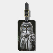 The Great Gray Owl cd ltcnm Gepäckanhänger (Vorderseite vertikal)