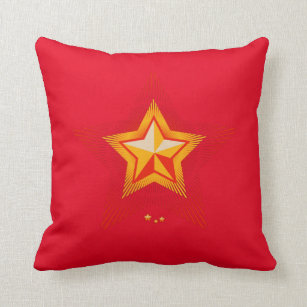 The Great Red Star Throw Pillow Kissen