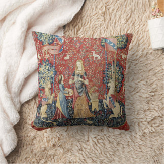 The Lady and the Unicorn (Smell) Throw Pillow Kissen