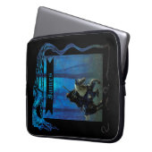The Lone Knight: A Journey Through the Mist Laptopschutzhülle (Vorderseite Links)