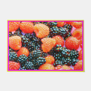 "The Mix of Berries" Niedliches Foto. Jetzt kaufen Fußmatte