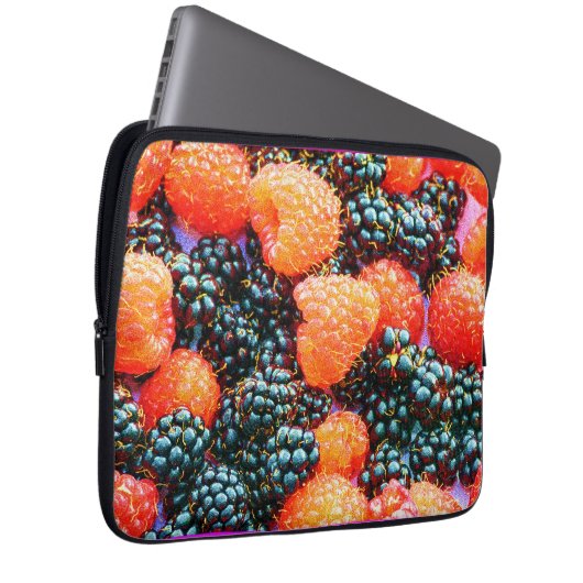 "The Mix of Berries" Niedliches Foto. Jetzt kaufen Laptopschutzhülle (Vorne Rechts)