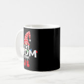 The Mom Gnome Christmas Matching Pajama  Kaffeetasse (Vorderseite Links)