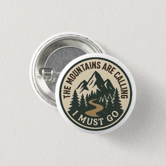 The Mountains Are Calling – Adventure Hiking Badge Button (Vorne & Hinten)
